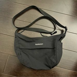 Lululemon Sling Crossbody 2L